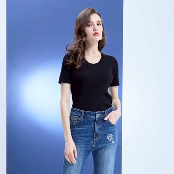 HONOR素色大圓領坑條短袖上衣-黑