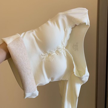 【台灣發貨】蠶絲羊絨保暖內衣 帶胸墊秋衣 女加絨加厚秋衣 秋褲 秋衣套裝 保暖套裝  帶胸墊修身上衣修身顯瘦保暖打底衣