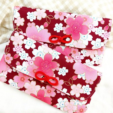 免費繡名字。紫紅櫻花。布紅包袋 / 口罩收納袋