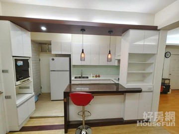 新民街正排路段近老街裝潢三改兩房可以買｜新北市淡水區新民街