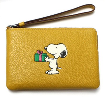 COACH - 史奴比聯名皮革手拿包 (黃)