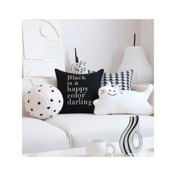 山間微風原創黑白抱枕北歐ins風靠枕客廳沙發靠墊貓咪黑色腰靠枕