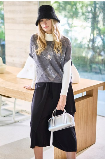 不對稱裝飾設計寬管褲