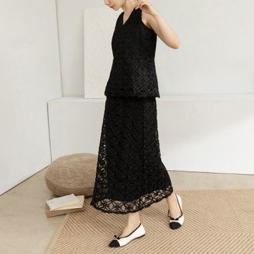 OB嚴選-氣質立體蕾絲雕花腰鬆緊長裙《CA3174-》