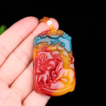 和田玉三羊開泰生肖屬羊吉祥物吊墜 彩玉本命年金絲玉掛件