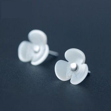 925純銀耳環耳針式耳飾-經典百搭花朵造型生日情人節禮物女飾品73dr152【獨家進口】【米蘭精品】