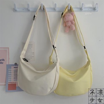 ins可愛純色簡約復古少女百搭餃子包日系chic古著感斜挎單肩包女