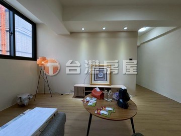 台中買屋  南區國圖館 五權車站 精美兩房｜台中市南區新榮街