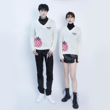 SoulSense高街潮牌番茄v領小眾設計感白色秋冬季慵懶風軟糯毛衣女