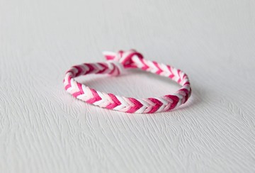 由淺入深-細版漸層桃 / 手工編織手環