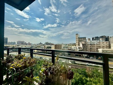 【專任】中山世紀｜美裝潢2房平面車位秒殺戶｜新竹市香山區中山路