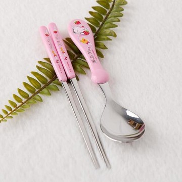 【震撼精品百貨】凱蒂貓_Hello Kitty~日本SANRIO三麗鷗304不鏽鋼湯匙&筷子組(抱草莓)*70326