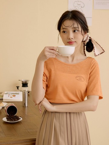 咖啡廳家族．GaBi印花U領美背透肌感短袖上衣