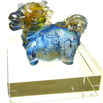 水晶 琉璃 馬  含水晶台座  精緻脫臘琉璃手工藝術品7x6x8cm