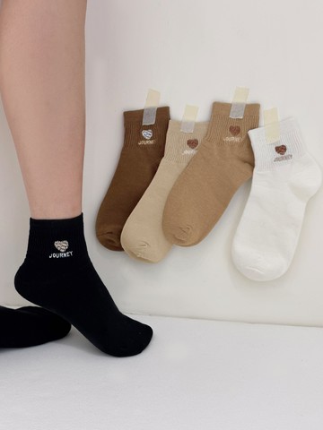 韓國製奶油色系刺繡愛心中筒襪