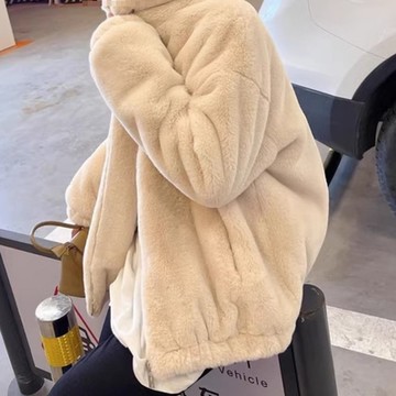 La Belleza減齡仿水貂絨毛皮草7號刺繡立領加厚內裡鋪棉拉鍊大衣保暖外套附鏈條小包