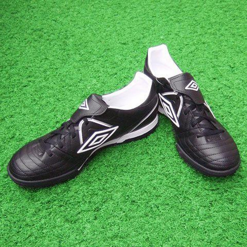 スペシアーリカップ TR ブラック×ホワイト×シルバー 【UMBRO