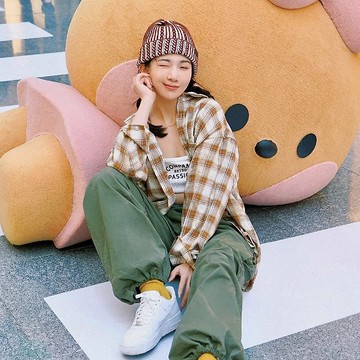 毛線帽【ISW】悉心界針織絞花尖頂帽-褐色