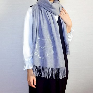 帶灰刺繡/圍巾/圍巾的白貓披肩
