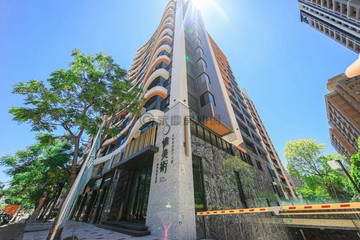 美術館惟美術｜全新屋｜抗跌三房平車｜高雄市鼓山區美術東四路