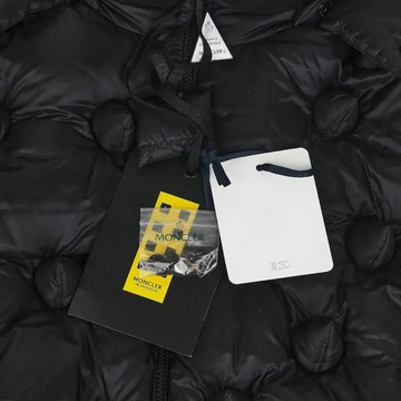 MONCLER X JW ANDERSON 聯名羽絨外套 #3