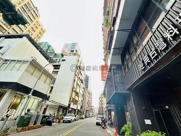 雙捷運/全聯旁/溫馨美四房|邊間採光一級棒｜高雄市新興區中正三路