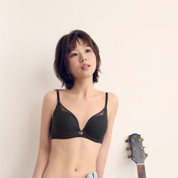 華歌爾-輕涼系列 B75-85、C70-85罩杯透氣無痕-記形鋼圈內衣(基礎黑)VB3677BL