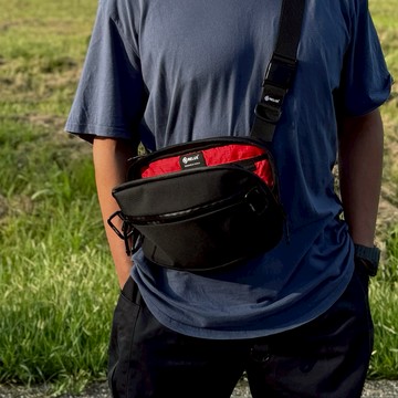 耐用的，是材質 讓日常更像禮物 這份禮物由你決定【快速出貨】【嘖嘖百萬好評-買過會再回購的包】最懂你的出遊防盜包 -Relux Chill-17 高機能多格層時尚磁吸瞬取頂配單肩包