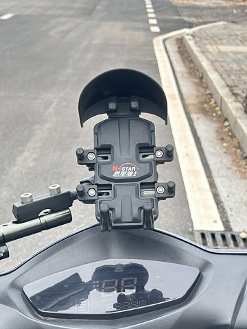 免運??摩托車車改裝遮陽減震手機支架適用于無極凱越525春風450