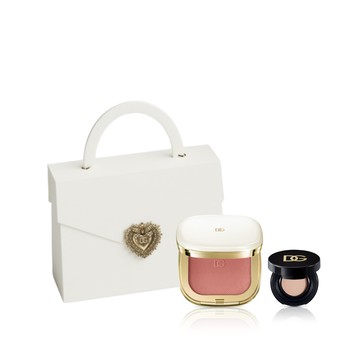禮物獨家【Dolce & Gabbana】天生美膚頰彩盤組(天生美膚 超持色眼頰兩用彩盤 腮紅色 +唯天生美膚 玫瑰水光氣墊 MINI+品牌精巧包)