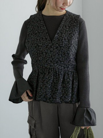 下擺蓬鬆感設計V領無袖上衣(FC37L0A1180) - Te chichi