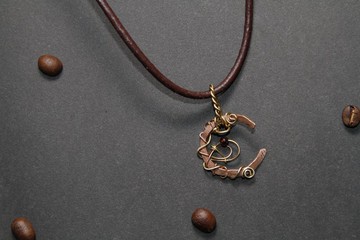 【水晶系列】莫桑比克石榴石墜飾 _ 月