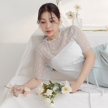 透膚小花菱格短袖上衣 MISS