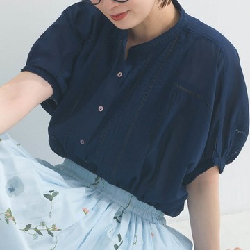 日本 Lupilien - 100%棉 細緻緹花小澎袖襯衫上衣-深藍