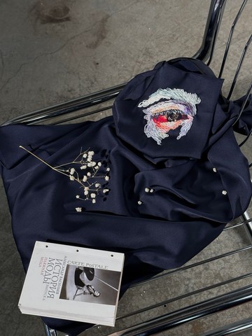 繡眼— 衣著上的獨特目光