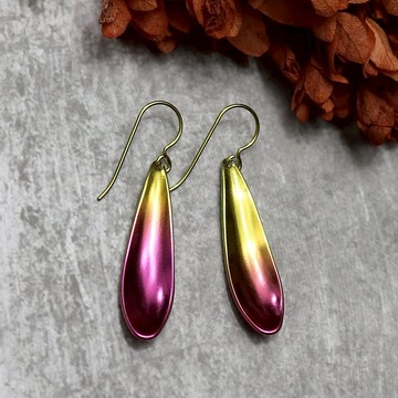 【日本製 Horie】鈦愛飾品系列-純鈦耳勾式長型耳環-氣質粉