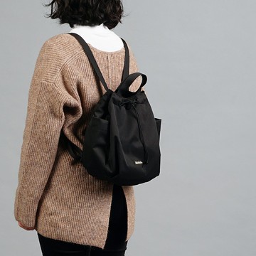 索繩束口文青小後背包S號 EMMA ECO (超黑) | 休閒旅行雙肩包