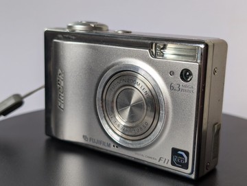 富士 Fujifilm FinePix F11 復古數碼相機 (SuperCCD HR 傳感器)
