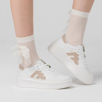 moz瑞典 駝鹿 輕旅增高 厚底小白鞋(奶白)