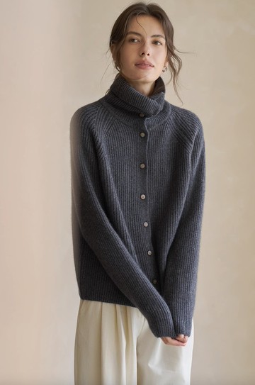 法式極簡 浣熊毛絨感針織開衫毛衣