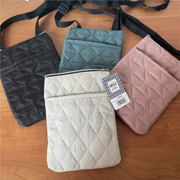 外貿原單絎縫手機包女時尚百搭菱格布藝大屏手機拉鏈小方包斜挎包