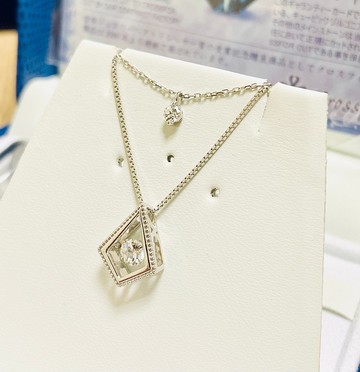 日本原裝Dancing Stone懸浮閃動項鍊-【Love Prayer祈禱愛情】