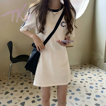 a白色修身連衣裙新款2026夏裝短裙子ins超仙顯瘦學生矮小個子百搭 顯瘦洋裝 連身裙洋裝 小個子夏季洋裝