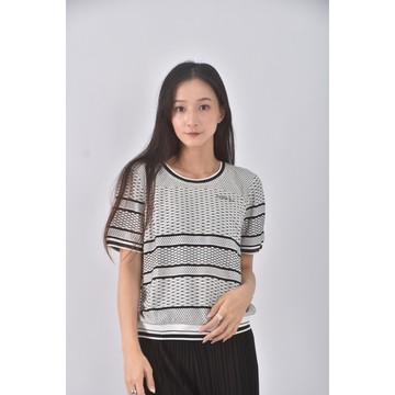 (M) anita su針織線條黑色短袖上衣二手衣