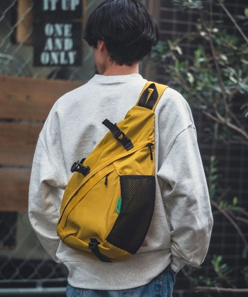 【新款預購】KIU 防潑水400D 輕便側背單肩電腦包(4色)K439含發票