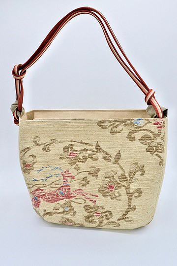 由腰帶製成的單肩包