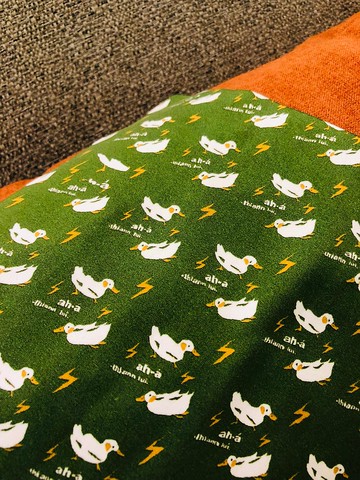 話台語鴨子聽雷-原創插畫印花-手機電腦螢幕眼鏡擦拭布手帕