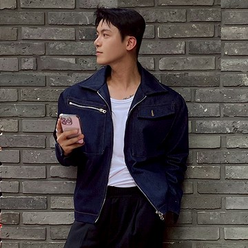 正韓堅挺牛仔翻領中短版夾克外套 2色 YUPPIE 預購商品 1118