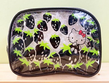 【震撼精品百貨】Hello Kitty 凱蒂貓 Hello Kitty日本SANRIO三麗鷗KITTY透明化妝包/筆袋-草莓黑*79237 震撼日式精品百貨