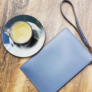 simple.she 皮革手拿包 收納包 中性包 灰/藍/紅